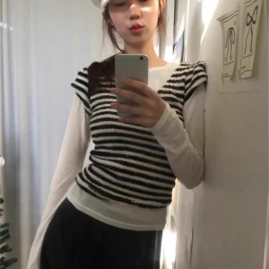 Économie grunge vintage à rayures pour femmes, t-shirts courts dégradés esthétiques, fond en fourrure Y2K, streetwear Harajuku Économie grunge vintage à rayures pour femmes, t-shirts courts dégradés esthétiques, fond en fourrure Y2K, streetwear Harajuku