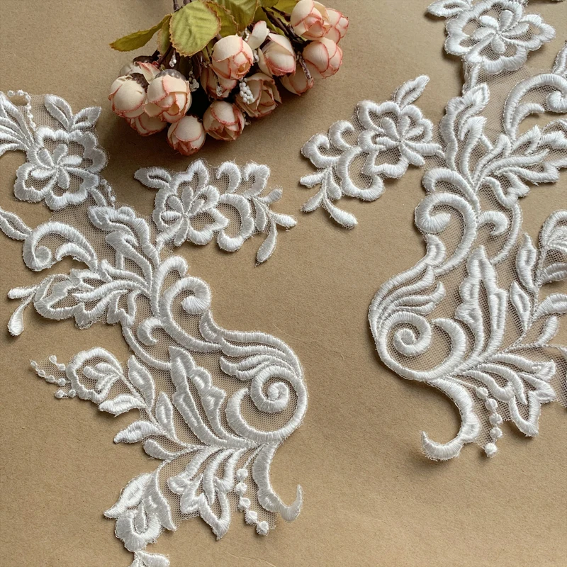 dentelle brodée blanche de riz de contour de fil d'argent de modèle européen, matériaux de patch de robe de mariage de bricolage, combinaison d'ab, nouveau, 2024 dentelle brodée blanche de riz de contour de fil d'argent de modèle européen, matériaux de patch de robe de mariage de bricolage, combinaison d'ab, nouveau, 2024