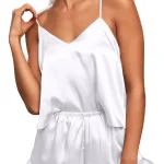 Ensemble pyjama sexy en satin de soie pour femme – Haut caraco à col en V et short à volants, lingerie de mariée, parfait pour les vêtements de nuit Ensemble pyjama sexy en satin de soie pour femme – Haut caraco à col en V et short à volants, lingerie de mariée, parfait pour les vêtements de nuit