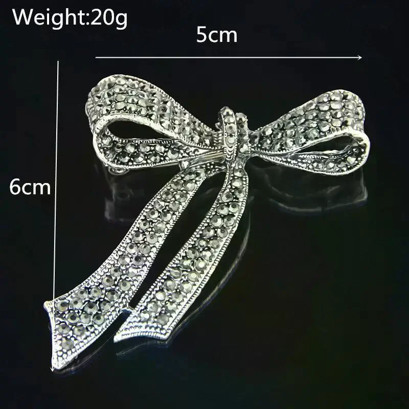 broches ornementales chics avec nœud en perles et strass vintage ; accessoire flexible pour tous les cadeaux de tenue pour femmes. broches ornementales chics avec nœud en perles et strass vintage ; accessoire flexible pour tous les cadeaux de tenue pour femmes.