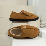 Chaussures de maison en cuir suédé pour hommes, pantoufles coordonnantes, confortables, chaudes, peluche, intérieur, extérieur, pieds enflés diabétiques Chaussures de maison en cuir suédé pour hommes, pantoufles coordonnantes, confortables, chaudes, peluche, intérieur, extérieur, pieds enflés diabétiques