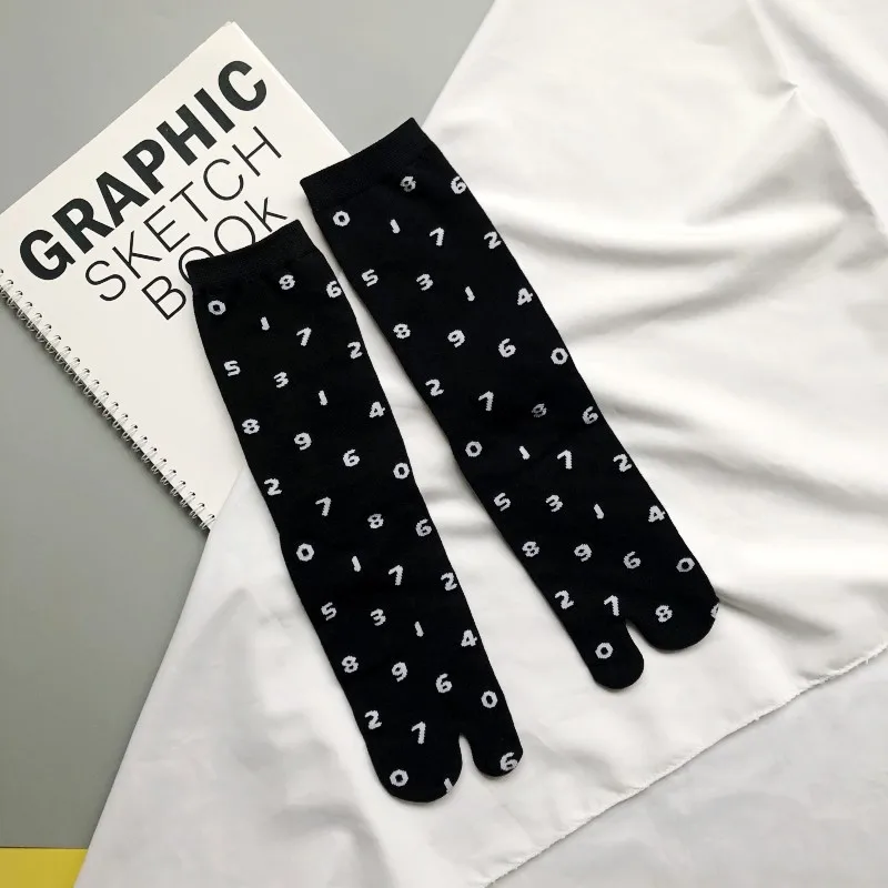 chaussettes fendues en jacquard japonais pour femmes, coton peigné numérique, mode coréenne harajuku, chaussettes tabi à deux doigts, chic chaussettes fendues en jacquard japonais pour femmes, coton peigné numérique, mode coréenne harajuku, chaussettes tabi à deux doigts, chic