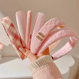 Bandeau rose pour femmes, pince à cheveux douce et élégante, attaches polyvalentes antidérapantes pour usage extérieur, lavage du visage, lots de cheveux Bandeau rose pour femmes, pince à cheveux douce et élégante, attaches polyvalentes antidérapantes pour usage extérieur, lavage du visage, lots de cheveux