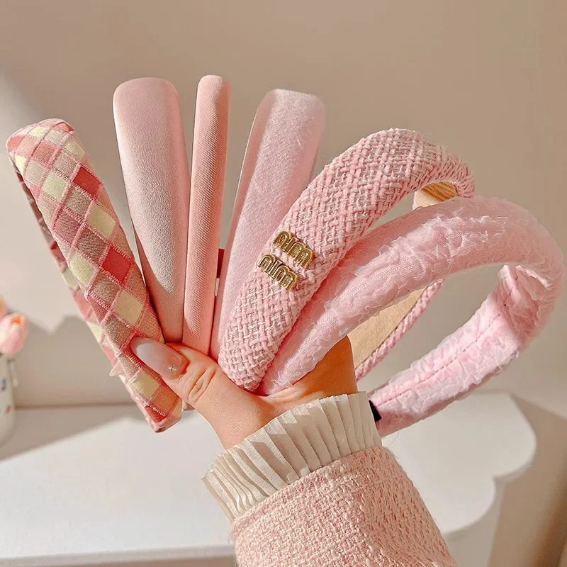 Bandeau rose pour femmes, pince à cheveux douce et élégante, attaches polyvalentes antidérapantes pour usage extérieur, lavage du visage, lots de cheveux Bandeau rose pour femmes, pince à cheveux douce et élégante, attaches polyvalentes antidérapantes pour usage extérieur, lavage du visage, lots de cheveux
