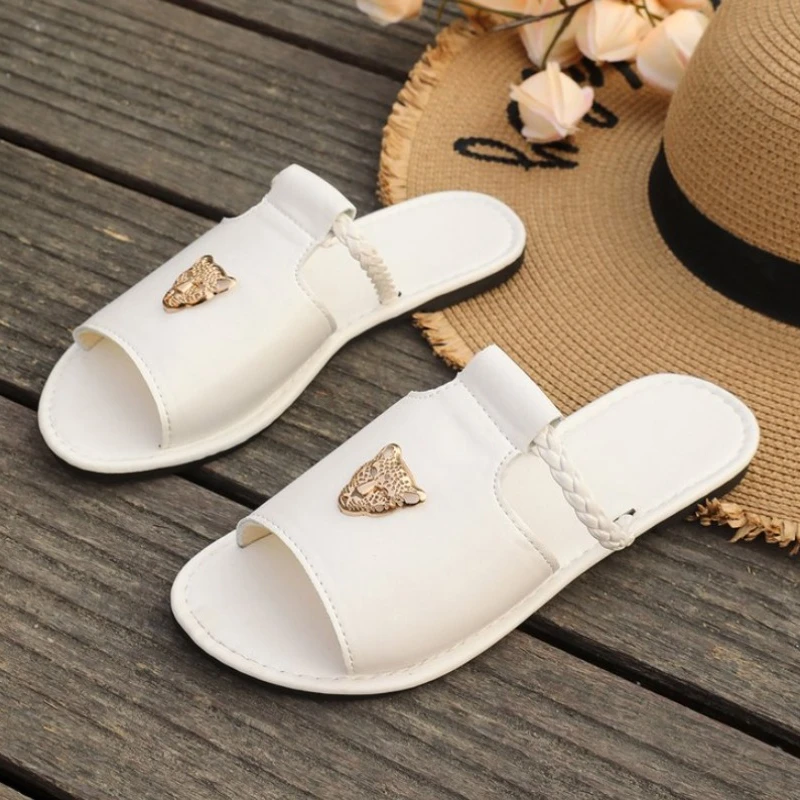 femmes pantoufles 2025 été mode chaussures à bout ouvert pour les femmes plat plage en plein air luxe pantoufles diapositives femmes zapatos de mujer femmes pantoufles 2025 été mode chaussures à bout ouvert pour les femmes plat plage en plein air luxe pantoufles diapositives femmes zapatos de mujer