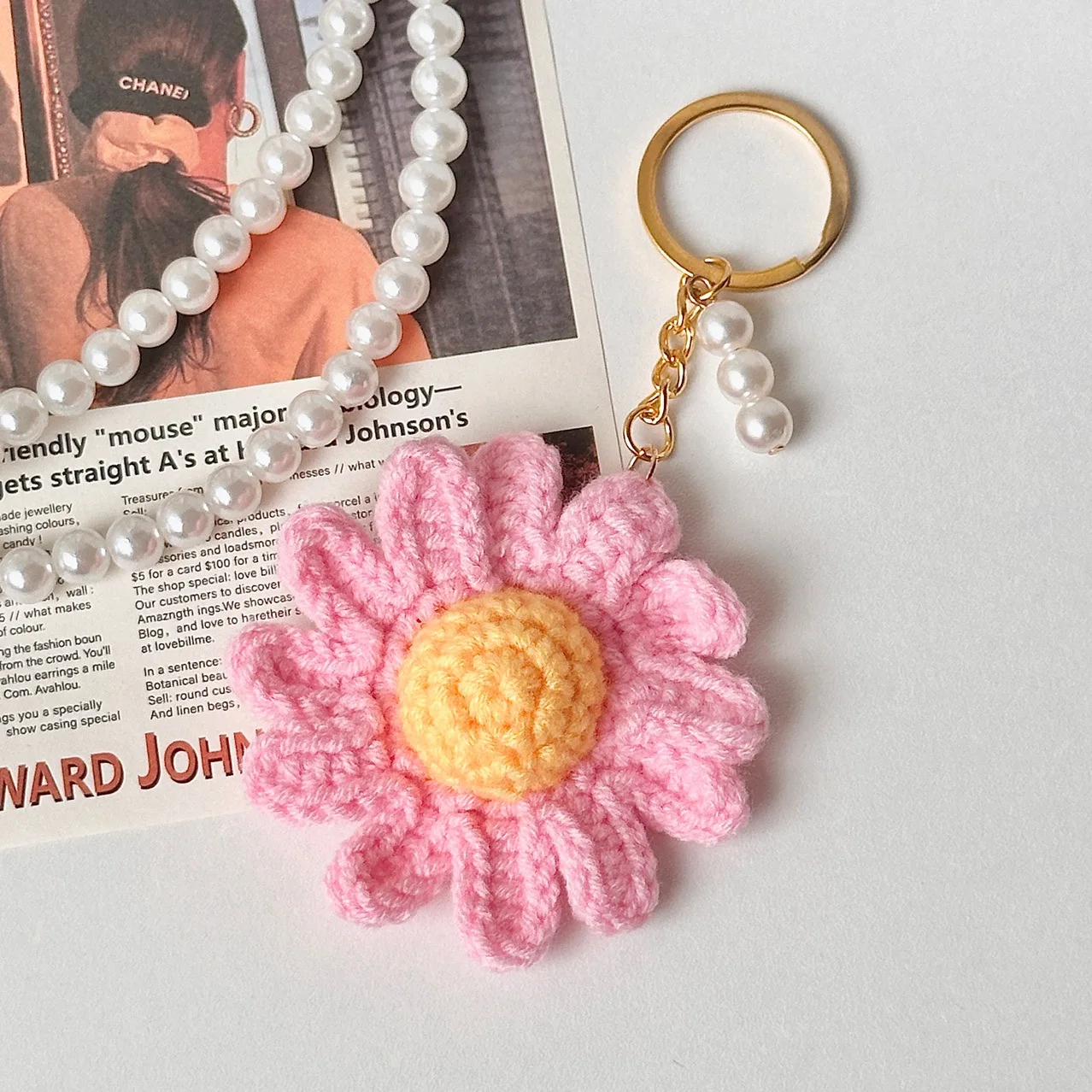 pendentif fleur de marguerite fait à la main au crochet pour sac à main, produits finis au crochet, porte clés à fleurs tricotées, accessoires au crochet pendentif fleur de marguerite fait à la main au crochet pour sac à main, produits finis au crochet, porte clés à fleurs tricotées, accessoires au crochet