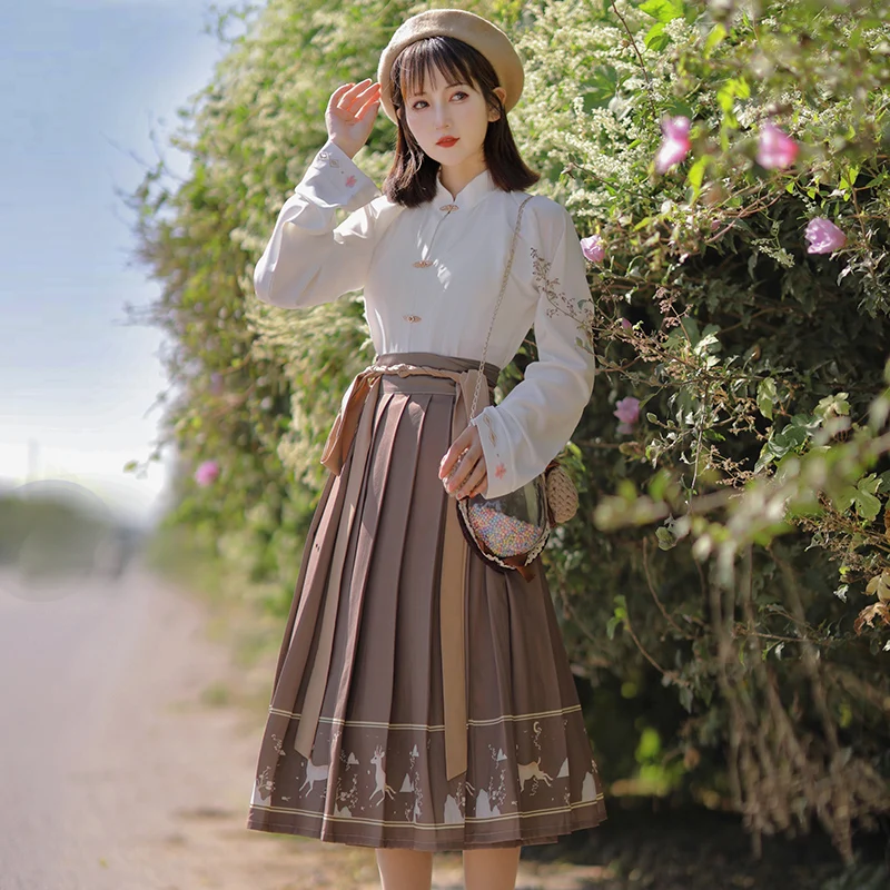 ensemble hanfu trois pièces brodé – hanfu modifié original avec éléments han féminins, style de la dynastie ming, usage quotidien polyvalent ensemble hanfu trois pièces brodé – hanfu modifié original avec éléments han féminins, style de la dynastie ming, usage quotidien polyvalent
