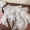 foulard enveloppant de tête en dentelle florale rétro, foulard de cou triangulaire brodé pour femmes, accessoire bandana de cheveux pour photographie de voyage vintage
