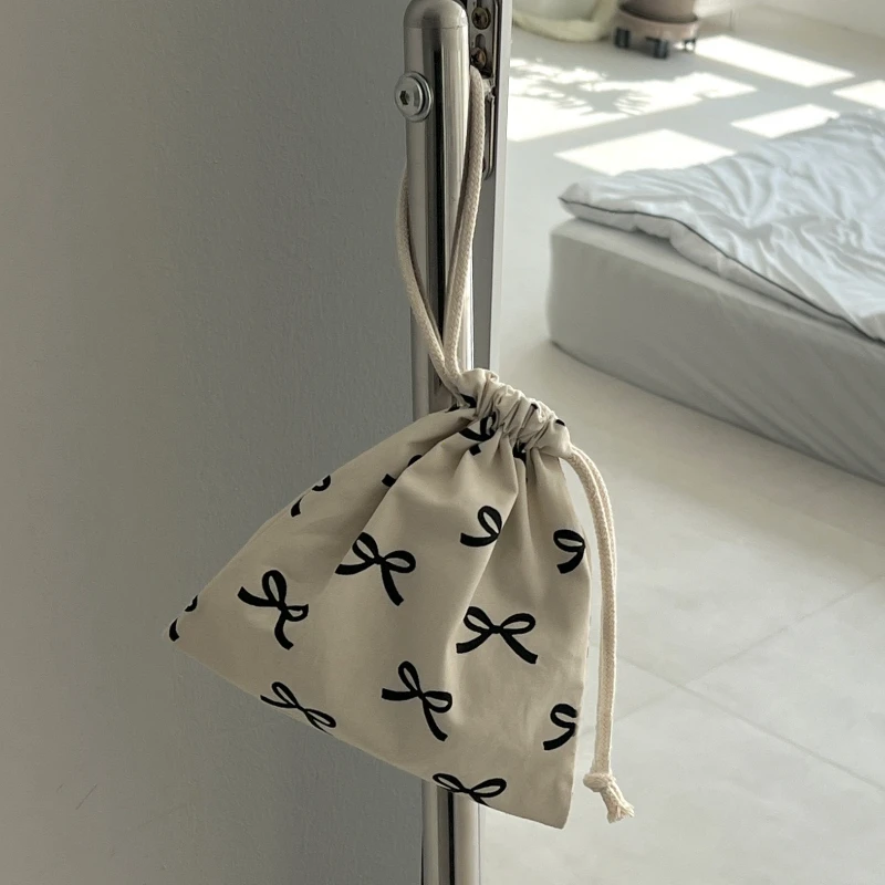 mini sac à cordon rayé avec nœud papillon, pochette de rangement de cosmétiques, portefeuille pour femmes, mini pochette à ficelle kawaii, mini sac de rangement pour filles mini sac à cordon rayé avec nœud papillon, pochette de rangement de cosmétiques, portefeuille pour femmes, mini pochette à ficelle kawaii, mini sac de rangement pour filles