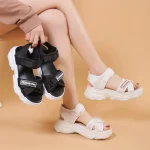 Sandales de sport pour femmes, nouvelles sandales de plage décontractées à semelles épaisses coréennes pour étudiantes plates, été 2025