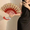 Éventail ancien chinois pliant en plastique, éventail hanfu pour femmes, décoration de maison japonaise, danse noire et rouge, éventail pliant pour fête de mariage