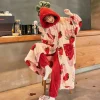 kawaii flanelle 2025 hiver kimono chemise de nuit fraise mignon vêtements de maison pour les femmes vêtements de nuit chaud peignoir dessin animé à capuche longue robe