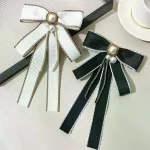 Style coréen Simple nœud papillon broche Simple Imitation perle broche femmes noir deuil Corsage chemise col vêtements broches