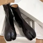 Bottines Tabi en cuir pour femmes, Design de marque de luxe, bottines rondes et épaisses à talons hauts, chaussures à bout fendu, automne hiver Bottines Tabi en cuir pour femmes, Design de marque de luxe, bottines rondes et épaisses à talons hauts, chaussures à bout fendu, automne hiver