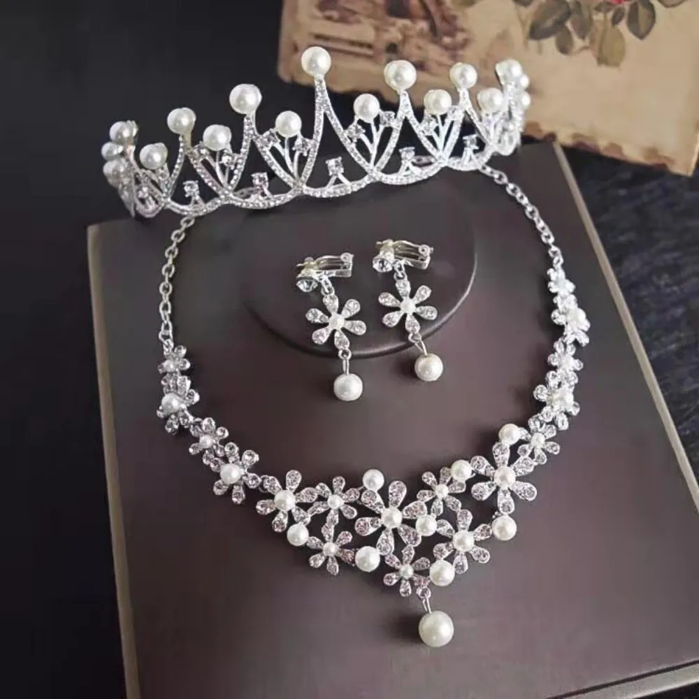 ensemble de bijoux élégants en strass, collier de perles en alliage vintage, oreilles scintillantes, collier de fleurs de style coréen pour fête ensemble de bijoux élégants en strass, collier de perles en alliage vintage, oreilles scintillantes, collier de fleurs de style coréen pour fête