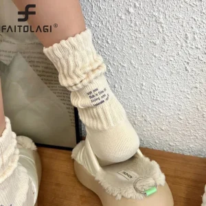 Mode épais aiguille chaussettes pour hommes femmes rétro couleur unie sport longues chaussettes serviette bas mi Tube chaussette printemps automne Sokken Sox Mode épais aiguille chaussettes pour hommes femmes rétro couleur unie sport longues chaussettes serviette bas mi Tube chaussette printemps automne Sokken Sox