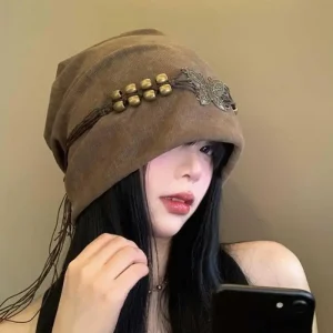 Chapeau chic décoré de papillons pour femmes, bonnet ample rétro avec teinture par nouage cool et motif de perles à pampilles