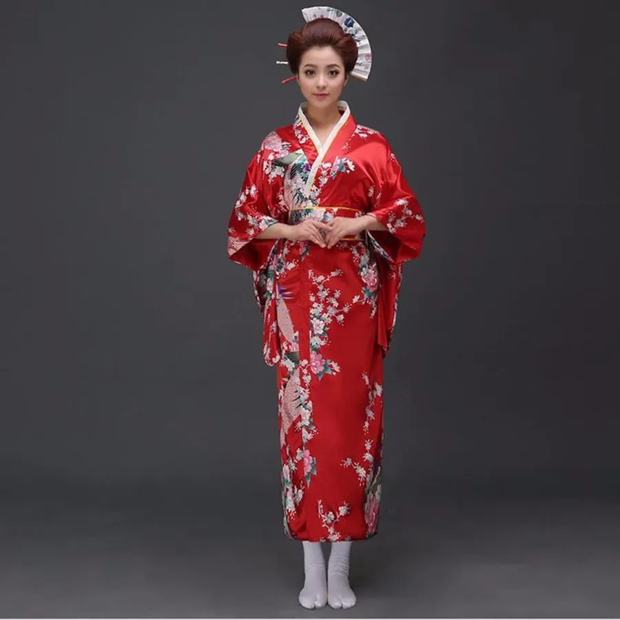kimono japonais paon noir pour femmes, en satin de polyester, robe de soirée yukata, kimono haori avec obi, taille unique kimono japonais paon noir pour femmes, en satin de polyester, robe de soirée yukata, kimono haori avec obi, taille unique