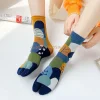 1 paire de chaussettes jacquard colorées à deux orteils pour femmes, en coton doux et respirant, à bout fendu, plantes chics amusantes, chaussettes tabi à rayures léopard