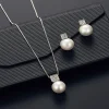 Ensemble de bijoux avec pendentif en Imitation de perles pour femmes, 2 pièces, collier, boucles d’oreilles, chaîne serpent, couleur argent, carré en métal, entièrement en cristal Ensemble de bijoux avec pendentif en Imitation de perles pour femmes, 2 pièces, collier, boucles d’oreilles, chaîne serpent, couleur argent, carré en métal, entièrement en cristal