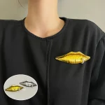 Broche en forme de lèvre pour femmes, bijoux à la mode, Design européen et américain, cadeaux de fête, accessoires exagérés, nouvelle tendance Broche en forme de lèvre pour femmes, bijoux à la mode, Design européen et américain, cadeaux de fête, accessoires exagérés, nouvelle tendance