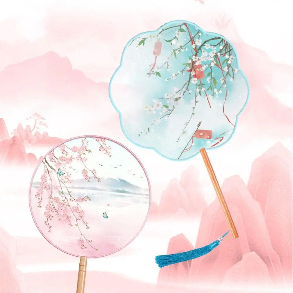 Éventail rond à main de style chinois, peinture à l'encre, éventail en soie de danse ancienne avec pompon, éventail de broderie à long manche pour mariage Éventail rond à main de style chinois, peinture à l'encre, éventail en soie de danse ancienne avec pompon, éventail de broderie à long manche pour mariage