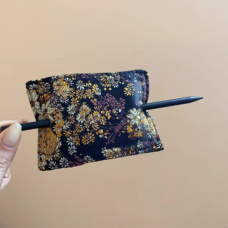 Épingles à cheveux brodées de fleurs pour femmes, bâtons carrés en forme d'éventail, baguettes rétro de style palais, accessoires de couvre chef tendance z Épingles à cheveux brodées de fleurs pour femmes, bâtons carrés en forme d'éventail, baguettes rétro de style palais, accessoires de couvre chef tendance z