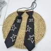 Cravate Shortie noire pour enfants, pré-nouée de perles de fleurs décorées, cravate de chemise polyvalente, accessoire à la mode de Style scolaire pour enfants Cravate Shortie noire pour enfants, pré-nouée de perles de fleurs décorées, cravate de chemise polyvalente, accessoire à la mode de Style scolaire pour enfants