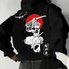 sweat à capuche graphique samouraï pour hommes – imprimé épéiste d'inspiration japonaise avec fleurs de cerisier et soleil rouge