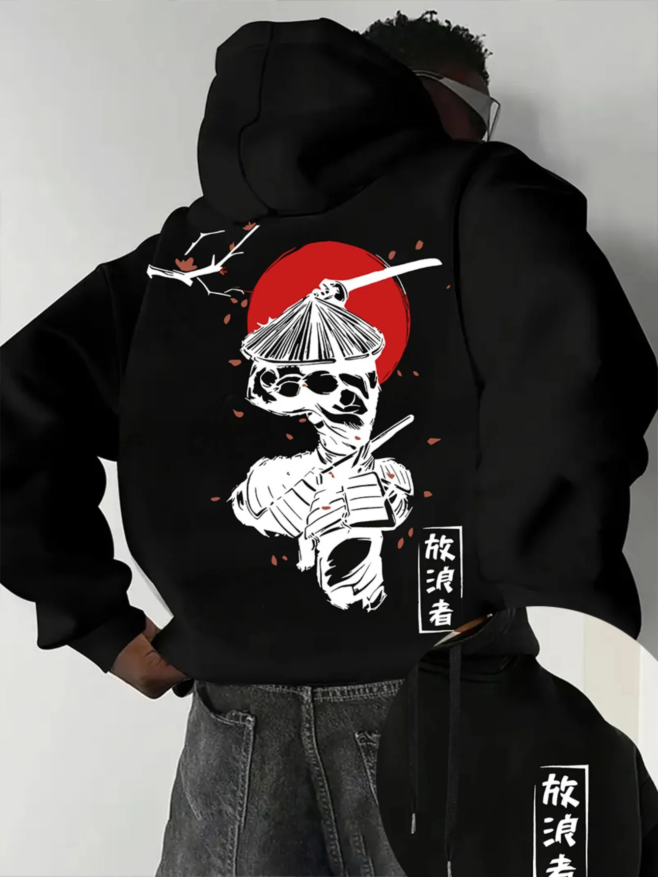 sweat à capuche graphique samouraï pour hommes – imprimé épéiste d'inspiration japonaise avec fleurs de cerisier et soleil rouge sweat à capuche graphique samouraï pour hommes – imprimé épéiste d'inspiration japonaise avec fleurs de cerisier et soleil rouge