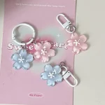 Porte-clés Sakura coloré gelée mignon ; Pendentif tendance pour sacs à dos ; Offre de couple douce Porte-clés Sakura coloré gelée mignon ; Pendentif tendance pour sacs à dos ; Offre de couple douce
