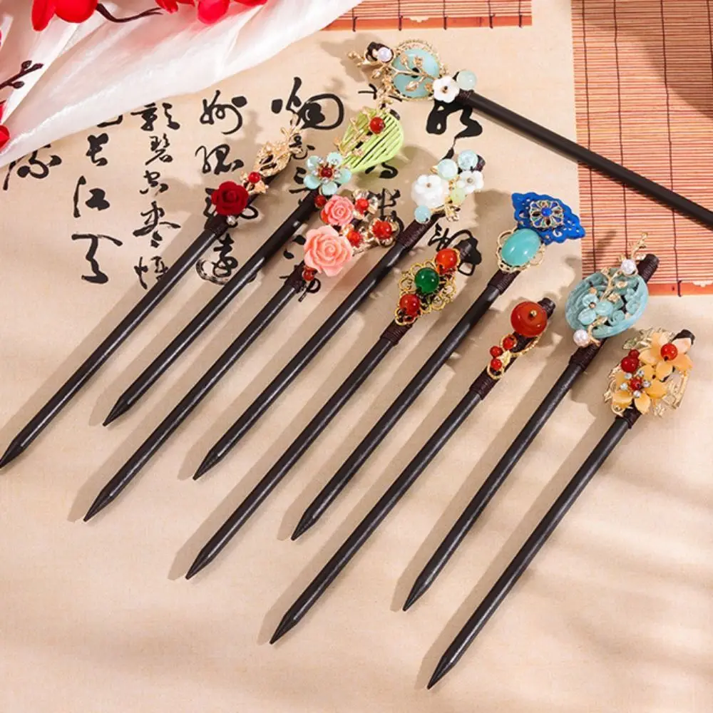 bâtons de cheveux à fleurs chinoises, style ancien avec pompon hanfu, fourchette à cheveux, chignon de fête fait à la main, épingles pour femmes et filles bâtons de cheveux à fleurs chinoises, style ancien avec pompon hanfu, fourchette à cheveux, chignon de fête fait à la main, épingles pour femmes et filles