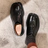 tabi ninja – chaussures unisexes pour hommes et femmes, mocassins à semelle épaisse et bout fendu, mocassins en cuir verni pour couple, chaussures de marche en plein air