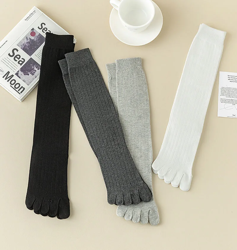 mode genou haute cinq doigts chaussettes pour hommes couleur unie rayé mollet chaussettes printemps été absorption de la sueur bout fendu chaussettes 5 orteils mode genou haute cinq doigts chaussettes pour hommes couleur unie rayé mollet chaussettes printemps été absorption de la sueur bout fendu chaussettes 5 orteils