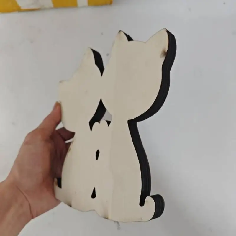 sculpture de couple chaton en bois, charmant chat plat 2d, cadeau pour passionné, grain de bois clair et foncé, décoration d'entrée de bureau pour la maison sculpture de couple chaton en bois, charmant chat plat 2d, cadeau pour passionné, grain de bois clair et foncé, décoration d'entrée de bureau pour la maison