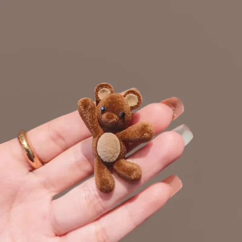 Épingle à cheveux en métal ours de dessin animé floqué mignon pour femmes filles ornement de cheveux doux pince à cheveux latérale barrette accessoires de cheveux de mode. Épingle à cheveux en métal ours de dessin animé floqué mignon pour femmes filles ornement de cheveux doux pince à cheveux latérale barrette accessoires de cheveux de mode.