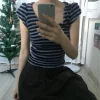 Économie grunge vintage à rayures pour femmes, t shirts courts dégradés esthétiques, fond en fourrure y2k, streetwear harajuku