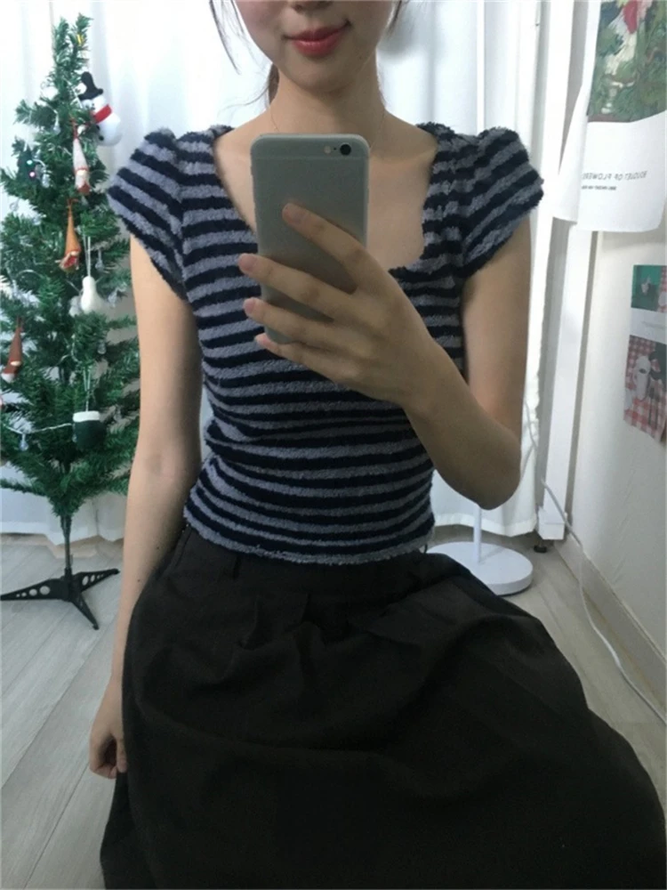 Économie grunge vintage à rayures pour femmes, t shirts courts dégradés esthétiques, fond en fourrure y2k, streetwear harajuku Économie grunge vintage à rayures pour femmes, t shirts courts dégradés esthétiques, fond en fourrure y2k, streetwear harajuku