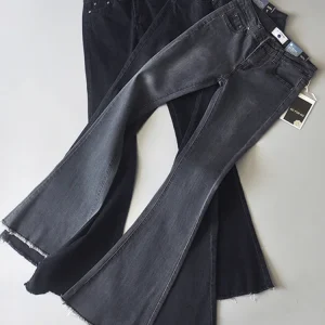 TARUXY-Jean Rétro Taille Basse Bleu pour Femme, Pantalon Évasé Basique, Slim Fit, Décontracté, Rue, Été 2025 TARUXY-Jean Rétro Taille Basse Bleu pour Femme, Pantalon Évasé Basique, Slim Fit, Décontracté, Rue, Été 2025