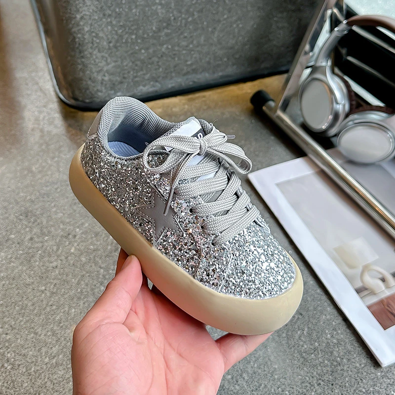 chaussures pour filles 2024 printemps nouveau décontracté polyvalent petites filles étoiles baskets printemps et automne chaussures de sport pour enfants chaussures pour filles 2024 printemps nouveau décontracté polyvalent petites filles étoiles baskets printemps et automne chaussures de sport pour enfants