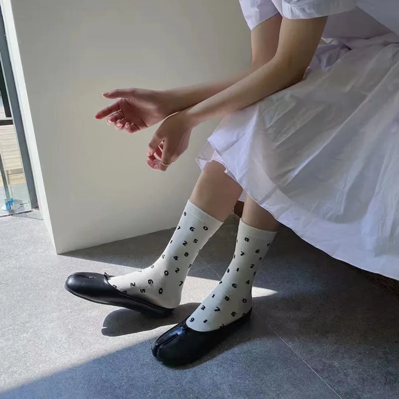 chaussettes fendues en jacquard japonais pour femmes, coton peigné numérique, mode coréenne harajuku, chaussettes tabi à deux doigts, chic chaussettes fendues en jacquard japonais pour femmes, coton peigné numérique, mode coréenne harajuku, chaussettes tabi à deux doigts, chic