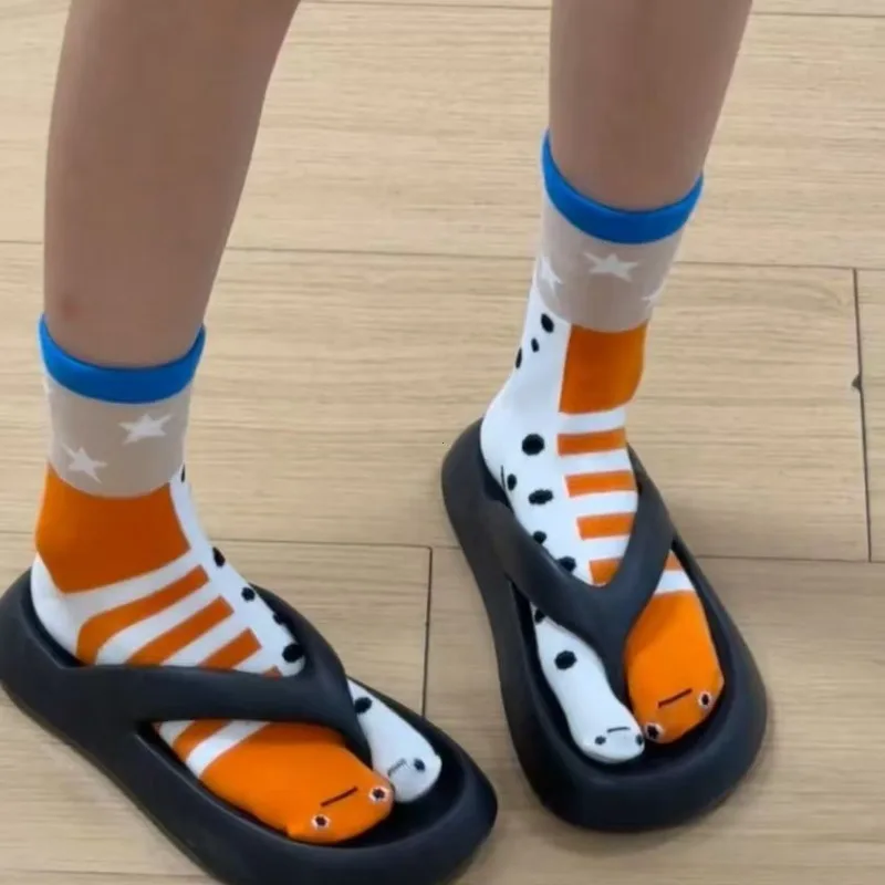 nouveau style filles mignon drôle bout fendu mi tube chaussettes dessin animé abstrait laid anguille aquarium couple chaussettes à la mode respirant chaussette nouveau style filles mignon drôle bout fendu mi tube chaussettes dessin animé abstrait laid anguille aquarium couple chaussettes à la mode respirant chaussette