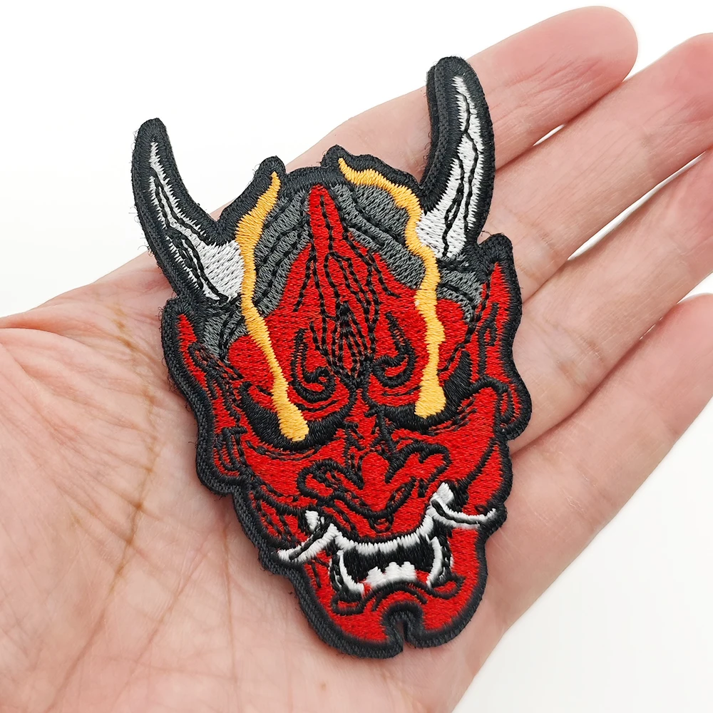patch brodé de masque hannya rouge japonais avec support à crochet et boucle pour vêtements, sac à dos, chapeau, veste, gilet, appliques d'insigne de moral patch brodé de masque hannya rouge japonais avec support à crochet et boucle pour vêtements, sac à dos, chapeau, veste, gilet, appliques d'insigne de moral