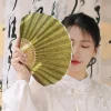 Éventail pliant en bambou en tissu de soie en forme de coquille rétro de style japonais avec pendentif, éventails à main de mariage, os d'éventail incurvé de couleur unie