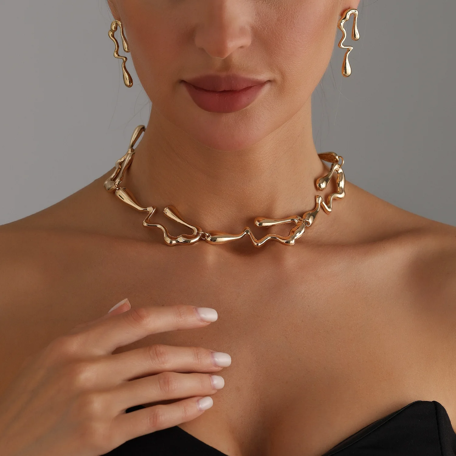 ensemble de bijoux irréguliers ins style lave, collier léger de luxe, mode rétro punk métal irrégulier torsadé vague boucles d'oreilles accessoires ensemble de bijoux irréguliers ins style lave, collier léger de luxe, mode rétro punk métal irrégulier torsadé vague boucles d'oreilles accessoires