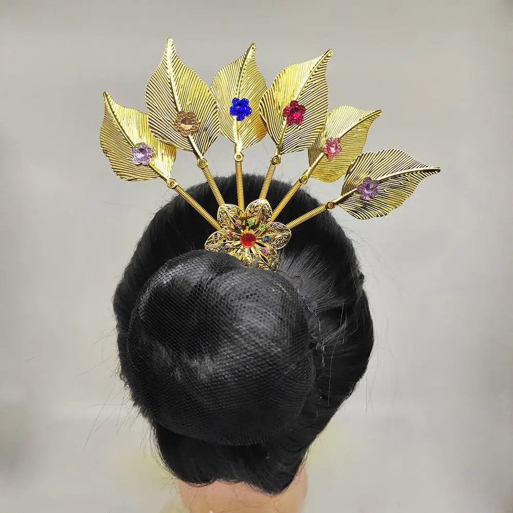Couvre-chef de Style ancien, coiffure thaïlandaise, couvre-chef Hanfu ancien, bâtons de cheveux en métal fleur, plume dorée, épingle à cheveux en forme de U pour femmes Couvre-chef de Style ancien, coiffure thaïlandaise, couvre-chef Hanfu ancien, bâtons de cheveux en métal fleur, plume dorée, épingle à cheveux en forme de U pour femmes