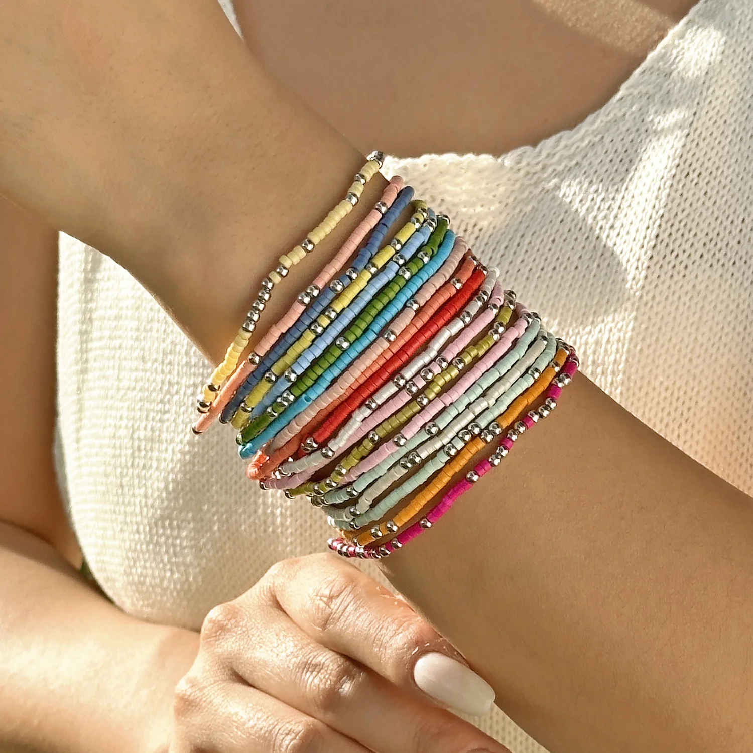 ensemble de bracelets bohème en perles de riz colorées pour femmes, extensible, réglable, chaîne enroulée empilée, bijoux à main, cadeau de plage d'été ensemble de bracelets bohème en perles de riz colorées pour femmes, extensible, réglable, chaîne enroulée empilée, bijoux à main, cadeau de plage d'été
