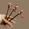 bâton de cheveux vintage avec pompon en perles de fleurs pour femmes, nouveau style chinois, épingle à cheveux hanfu en bois irrégulière, couvre chef, accessoires bijoux