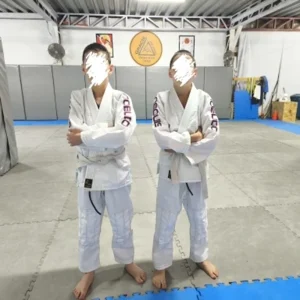 Kimono brésilien fin Jiu Jitsu, nouvel entraînement pour enfants et adultes, BJJ GI MMA personnalisé, 3 couleurs, pour hommes Jiu-Jitsu avec ceinture blanche Kimono brésilien fin Jiu Jitsu, nouvel entraînement pour enfants et adultes, BJJ GI MMA personnalisé, 3 couleurs, pour hommes Jiu-Jitsu avec ceinture blanche