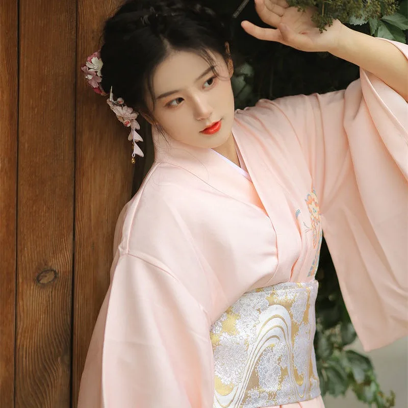robe kimono rose japonaise, style tendresse, tenues de photo de voyage japonais, ensemble complet, saison de printemps, imprimé fleur de cerisier pour femmes adultes robe kimono rose japonaise, style tendresse, tenues de photo de voyage japonais, ensemble complet, saison de printemps, imprimé fleur de cerisier pour femmes adultes